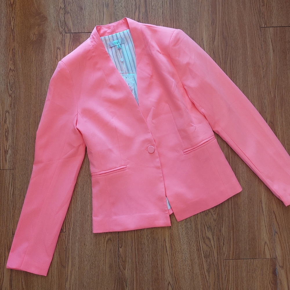 New Blazer Set and Shorts Pants - Picture 3 of 5